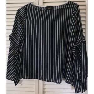 W5 Women’s Blouse - Size Small - Stylish & Lightweight Top - New Without Tags